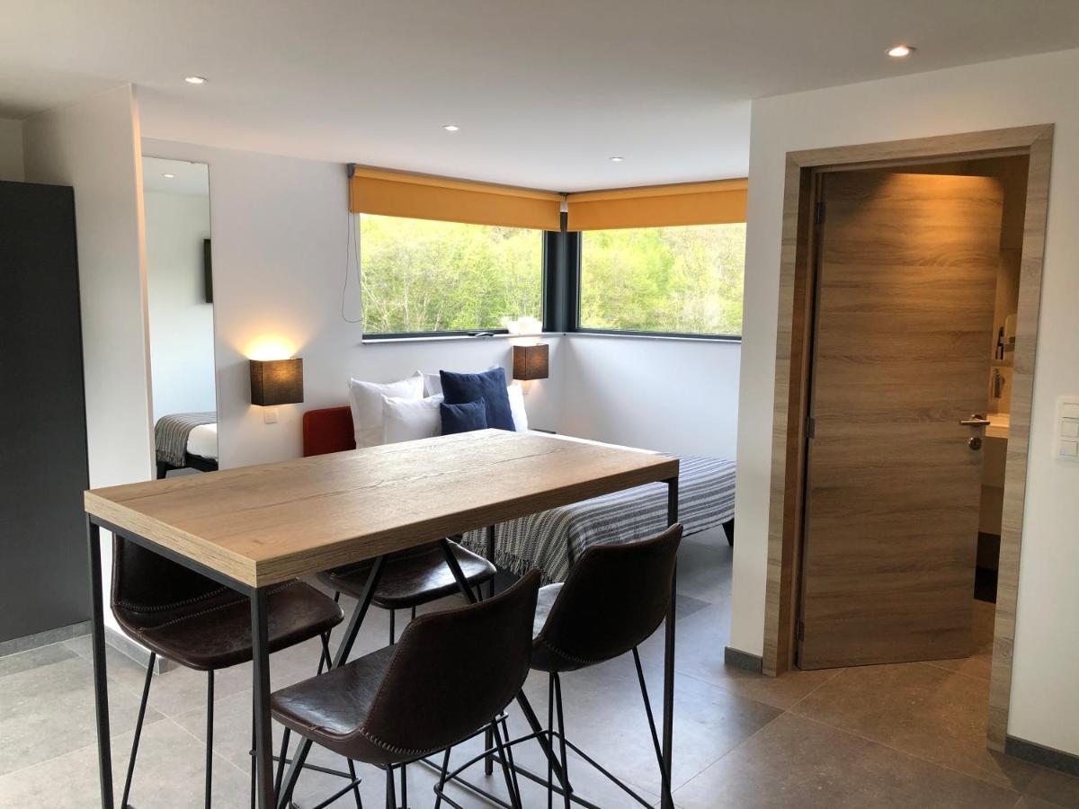 Chambres D'Hotes Les Grisons Houyet Екстериор снимка