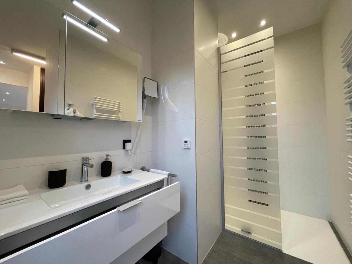 Chambres D'Hotes Les Grisons Houyet Екстериор снимка
