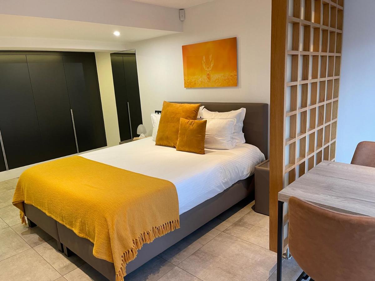 Chambres D'Hotes Les Grisons Houyet Екстериор снимка